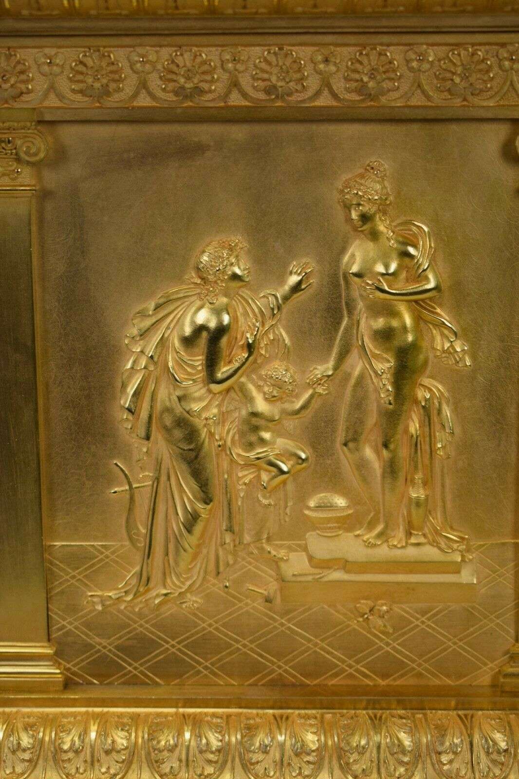 Empire Pendule Kaminuhr Tischuhr feuervergoldete Bronze Amor um 1815 Delaunay – Detail