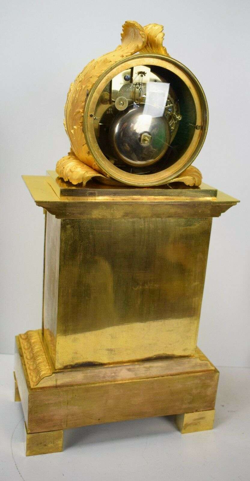 Empire Pendule Kaminuhr Tischuhr feuervergoldete Bronze Amor um 1815 Delaunay – Detail