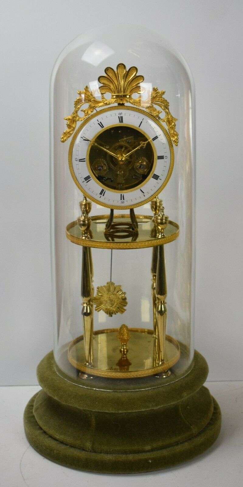Directoire Pendule Kaminuhr Tischuhr feuervergoldete Bronze um 1795 – Detail