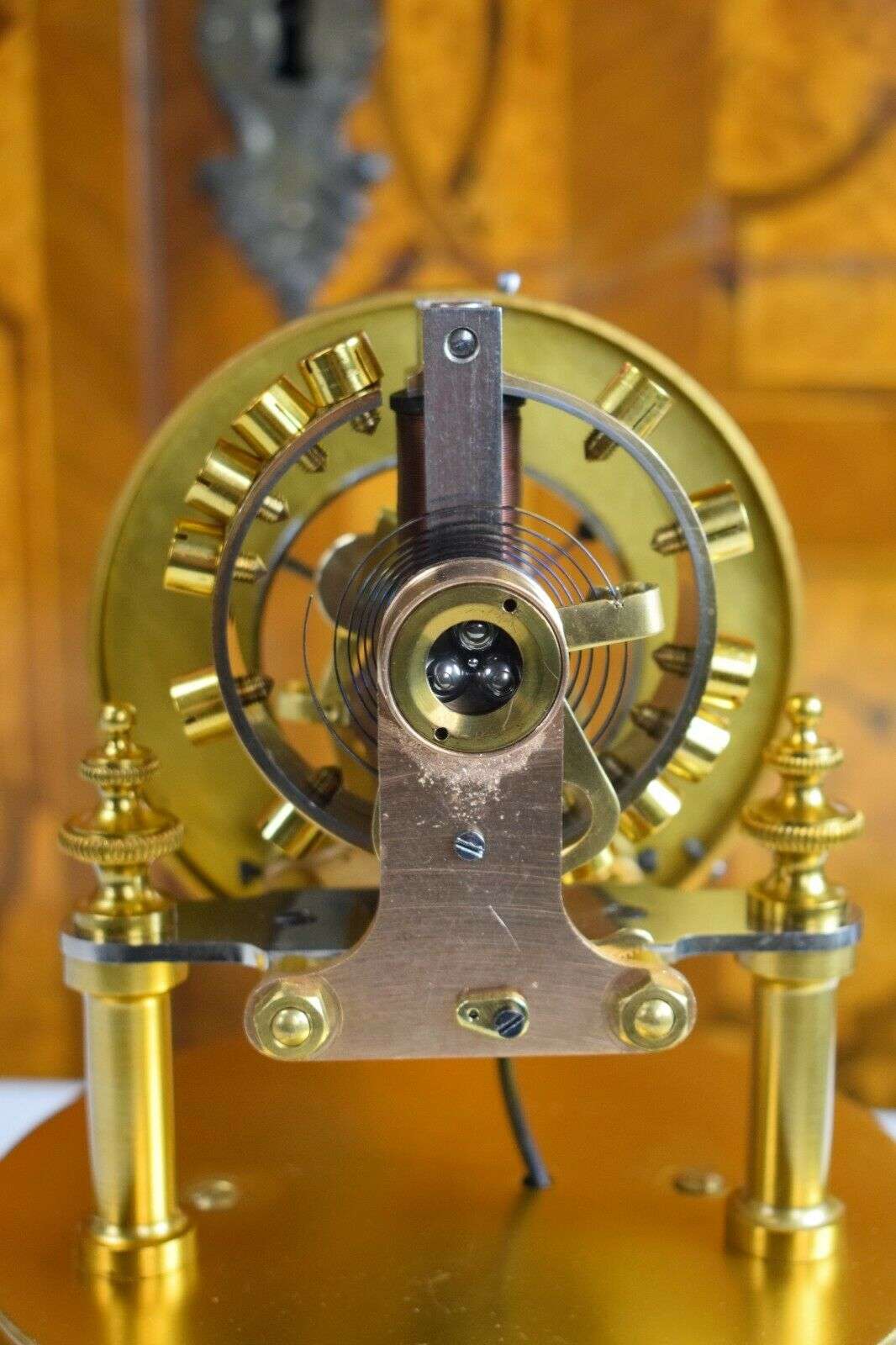 Seltene Eureka Clock elektrische Tischuhr Pendule Pat No. 14614.1906 Nr.3325 um 1910 – Detail