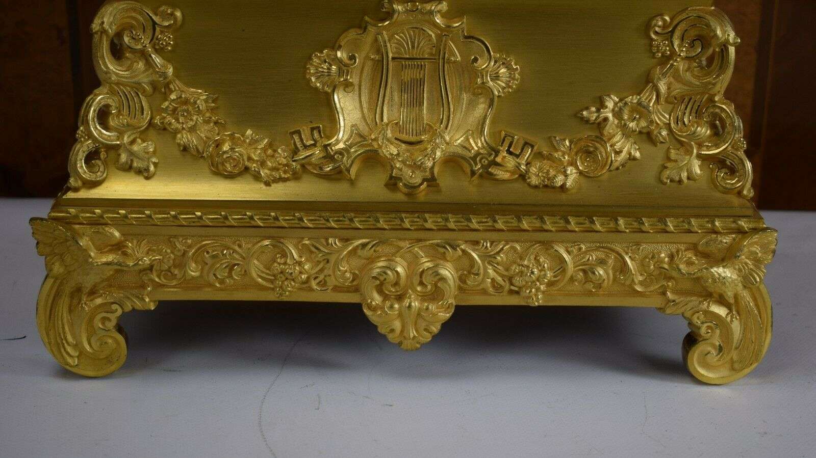 Pendule Kaminuhr Tischuhr feuervergoldete Bronze Louis-Philippe um 1835 – Detail