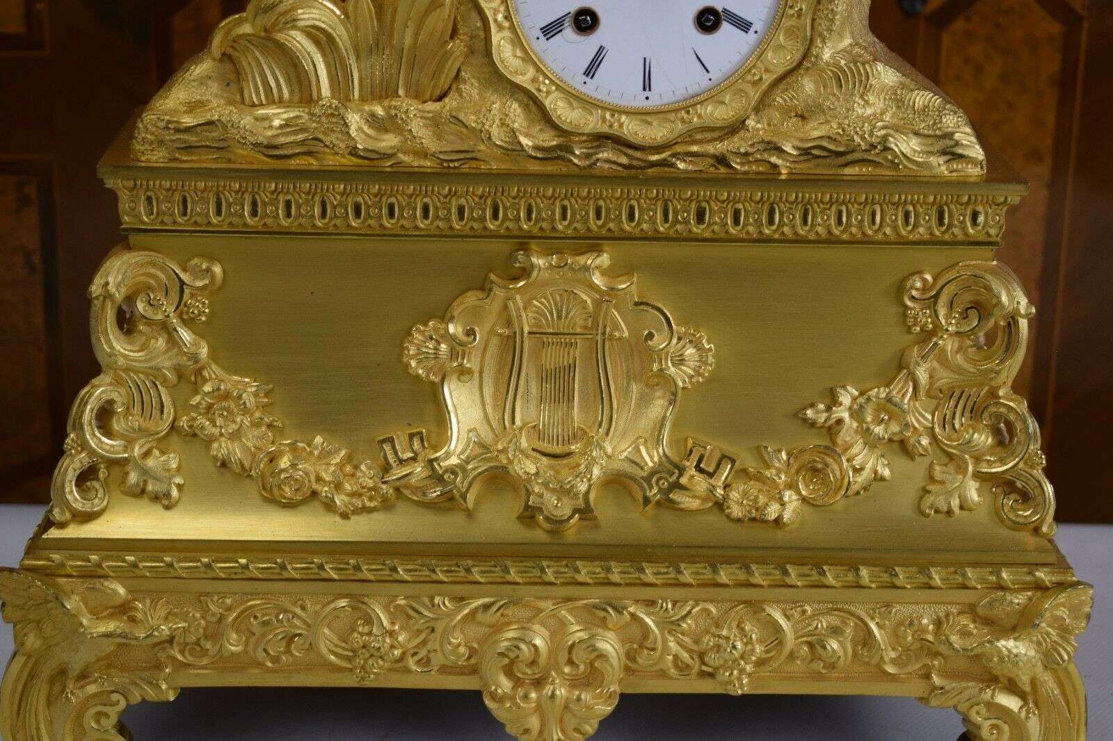 Pendule Kaminuhr Tischuhr feuervergoldete Bronze Louis-Philippe um 1835 – Detail