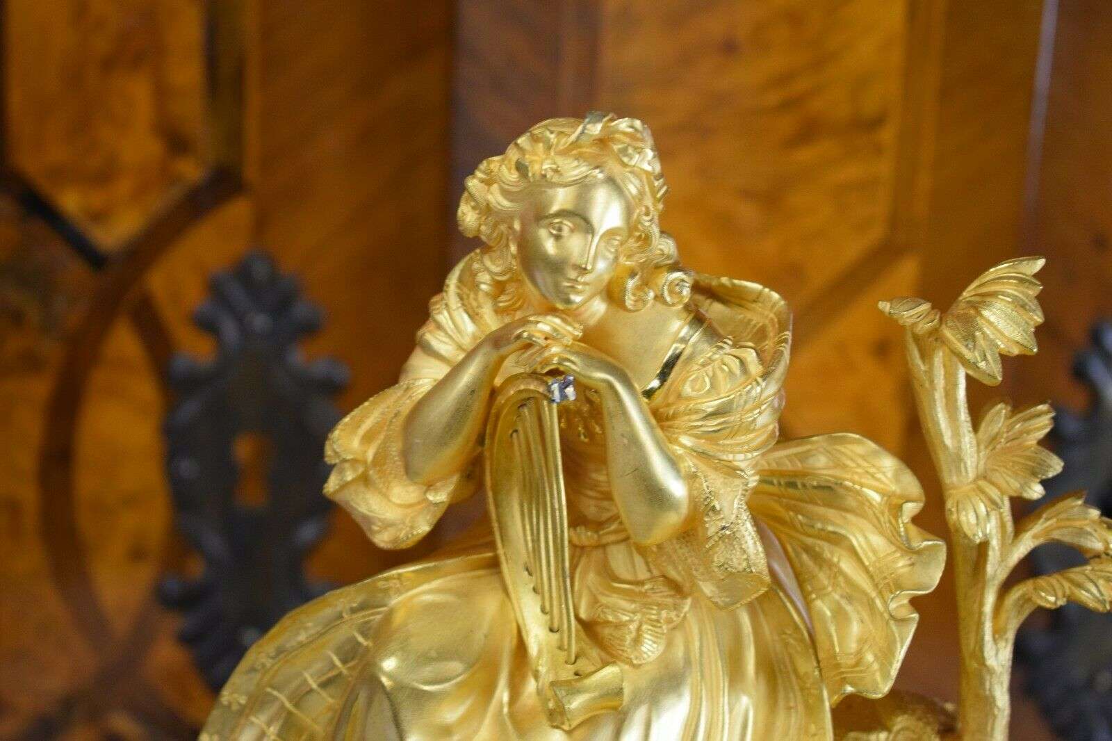 Pendule Kaminuhr Tischuhr feuervergoldete Bronze Louis-Philippe um 1835 – Detail