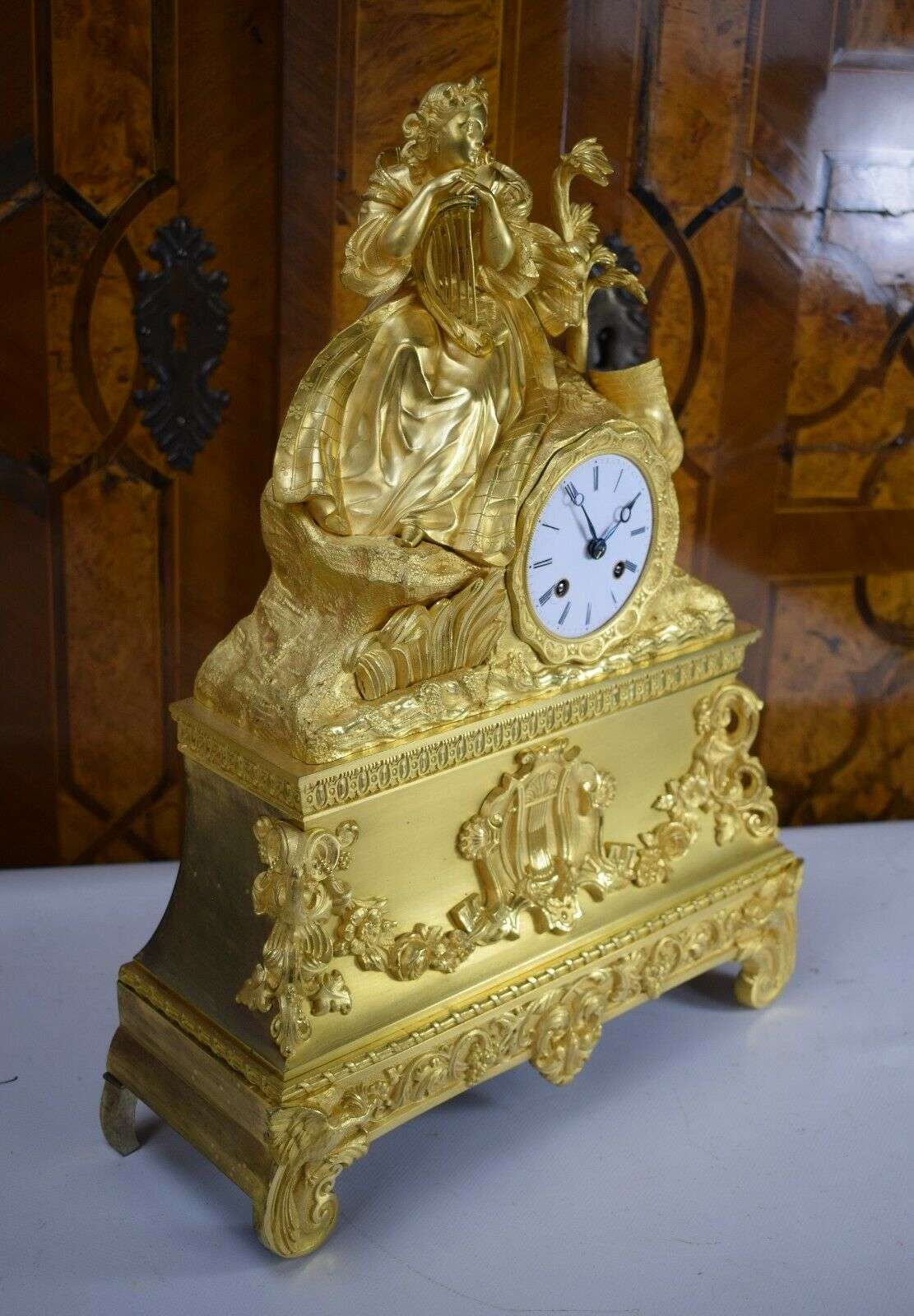 Pendule Kaminuhr Tischuhr feuervergoldete Bronze Louis-Philippe um 1835 – Detail