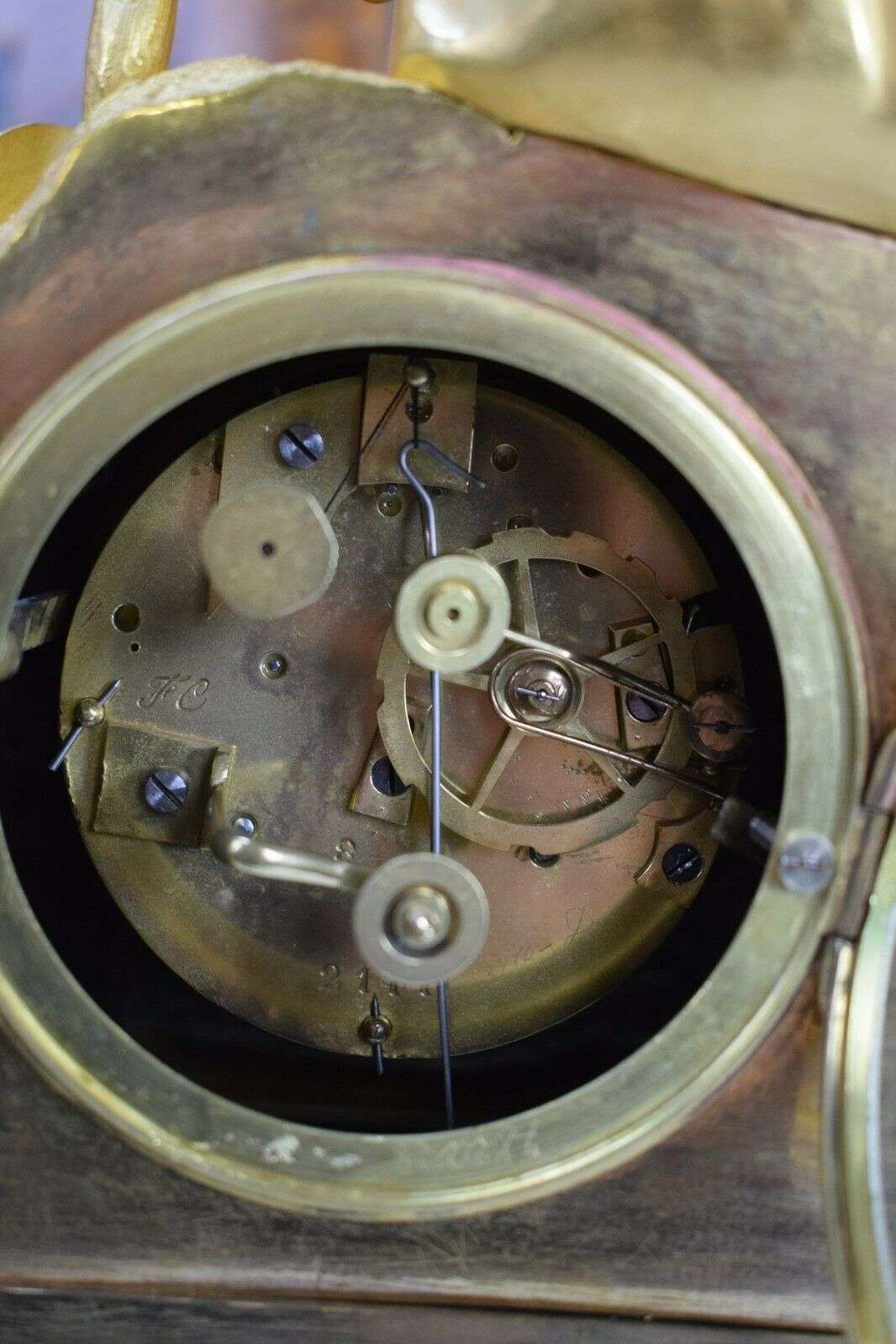 Pendule Kaminuhr Tischuhr feuervergoldete Bronze Louis-Philippe um 1835 – Detail