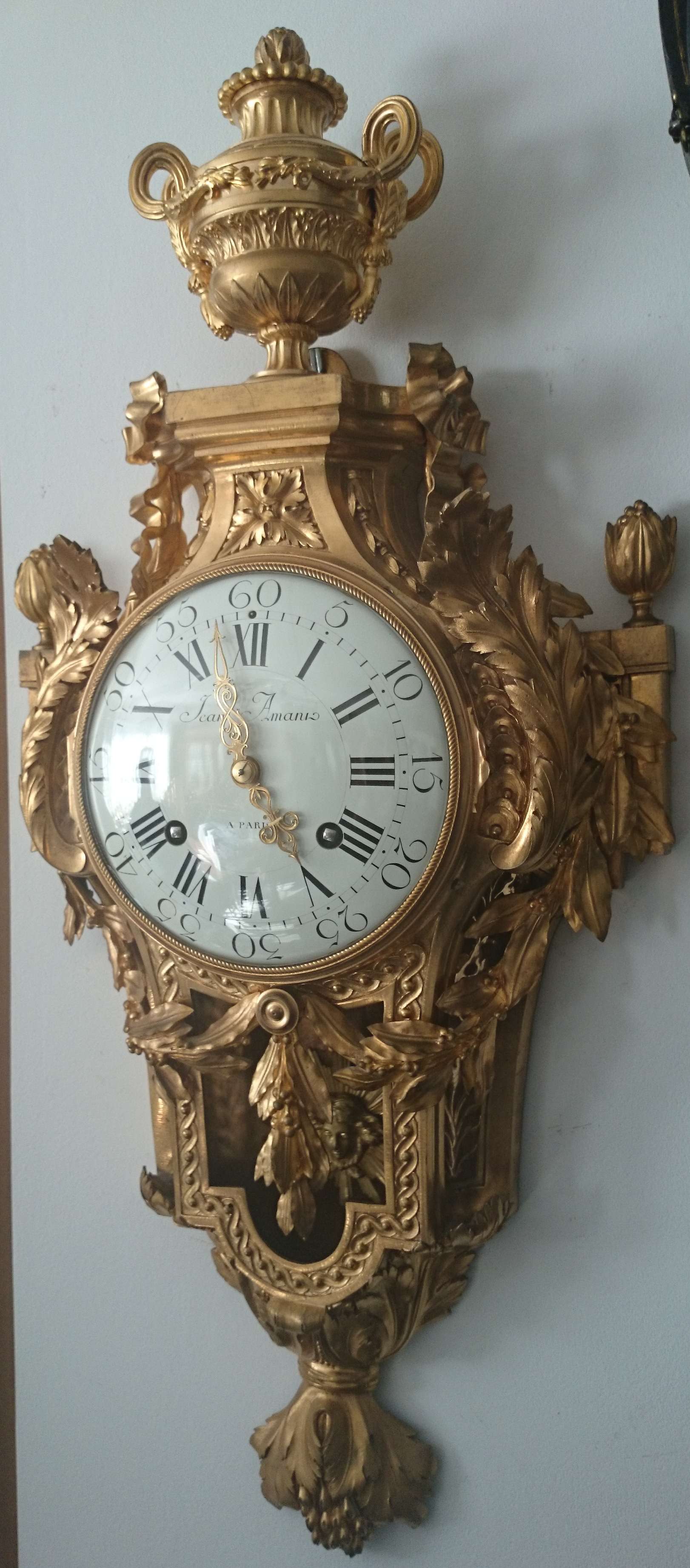 Große Louis Seize Carteluhr feuervergoldete Bronze von 1780 Jean Amant Paris – Louis Seize Carteluhr Seite