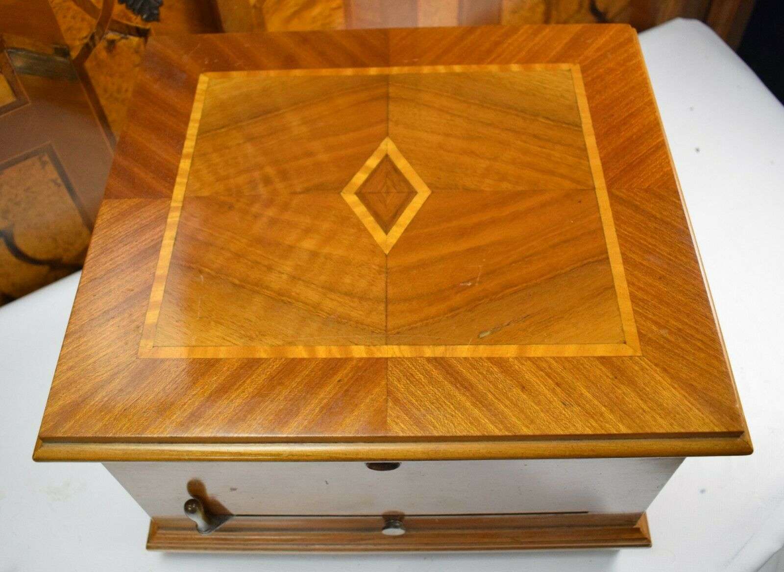 Polyphon Platten Spieluhr v. Celesta um 1890 m. 16 Platten 29cm disc music box – Detail