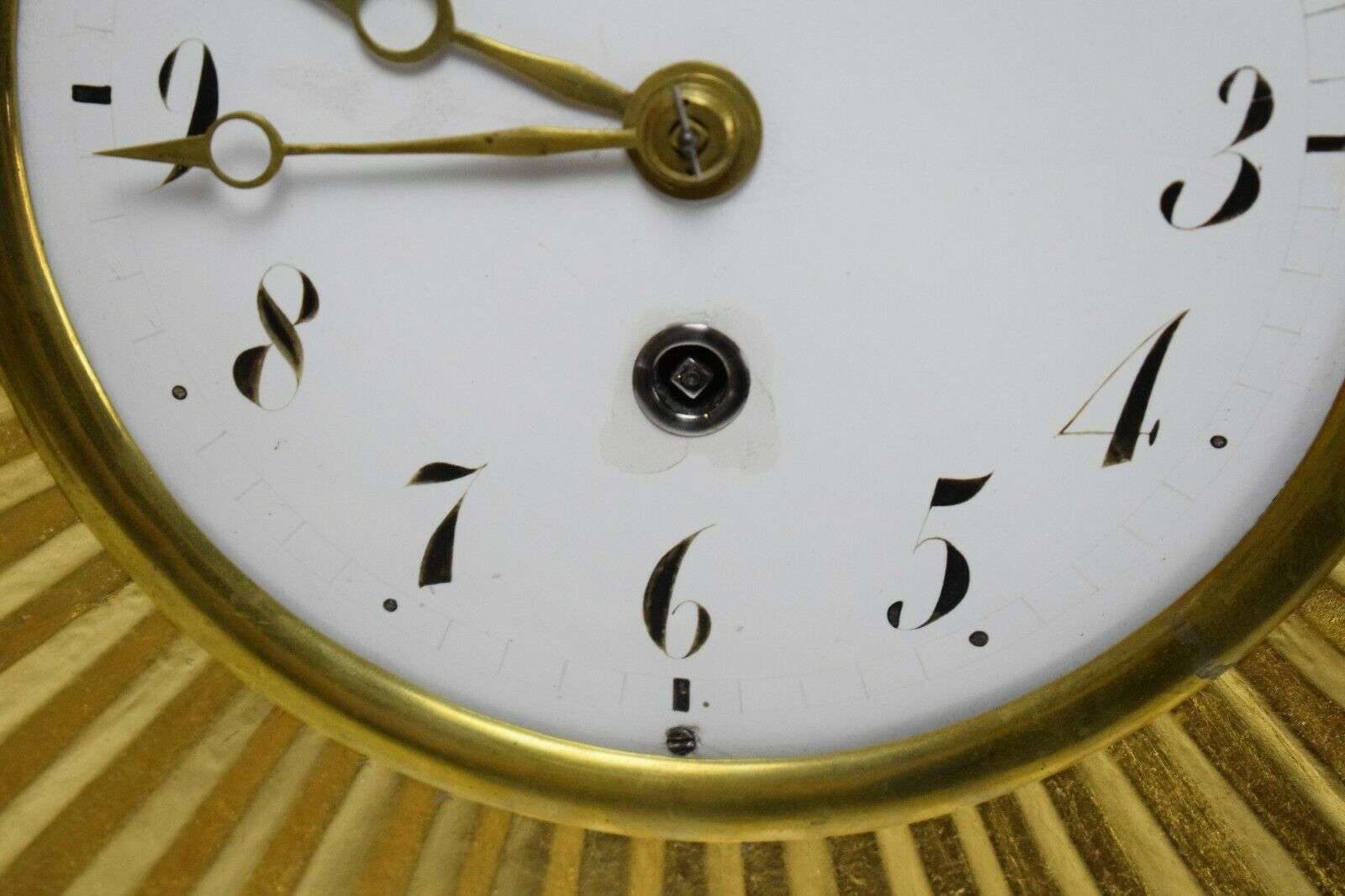 Seltene Wiener Schwingpendeluhr Mysterieuse 2 Zifferblätter Zentralsekunde 1820 – Detail