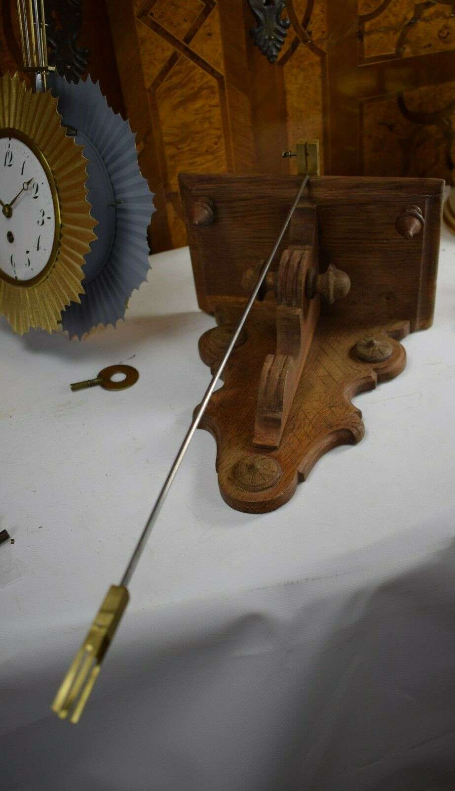 Seltene Wiener Schwingpendeluhr Mysterieuse 2 Zifferblätter Zentralsekunde 1820 – Detail