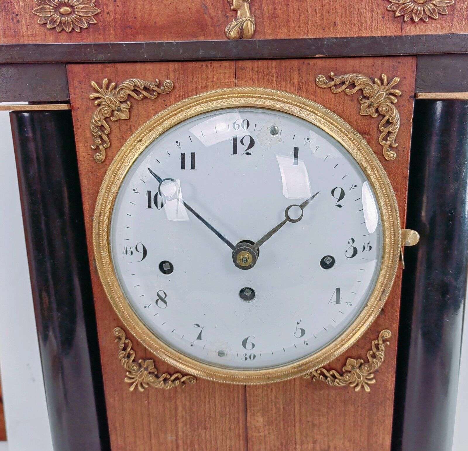 Klassizismus Pendule, Kaminuhr, Tischuhr Süddeutsch um 1820 4/4 Schlagwerk – Detail