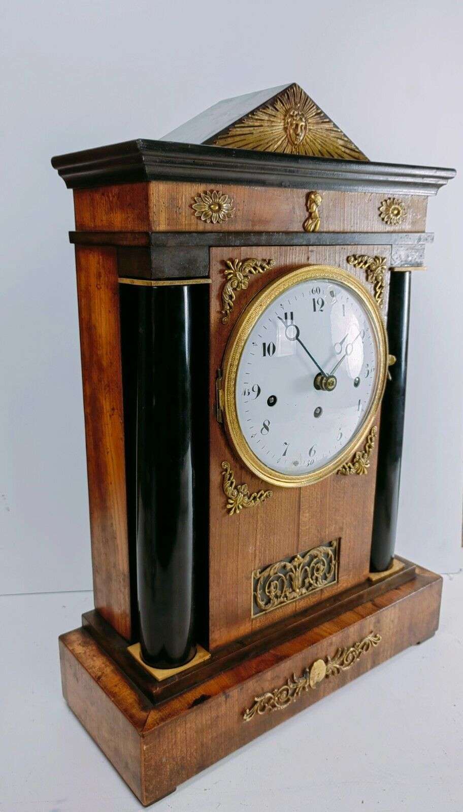 Klassizismus Pendule, Kaminuhr, Tischuhr Süddeutsch um 1820 4/4 Schlagwerk – Detail