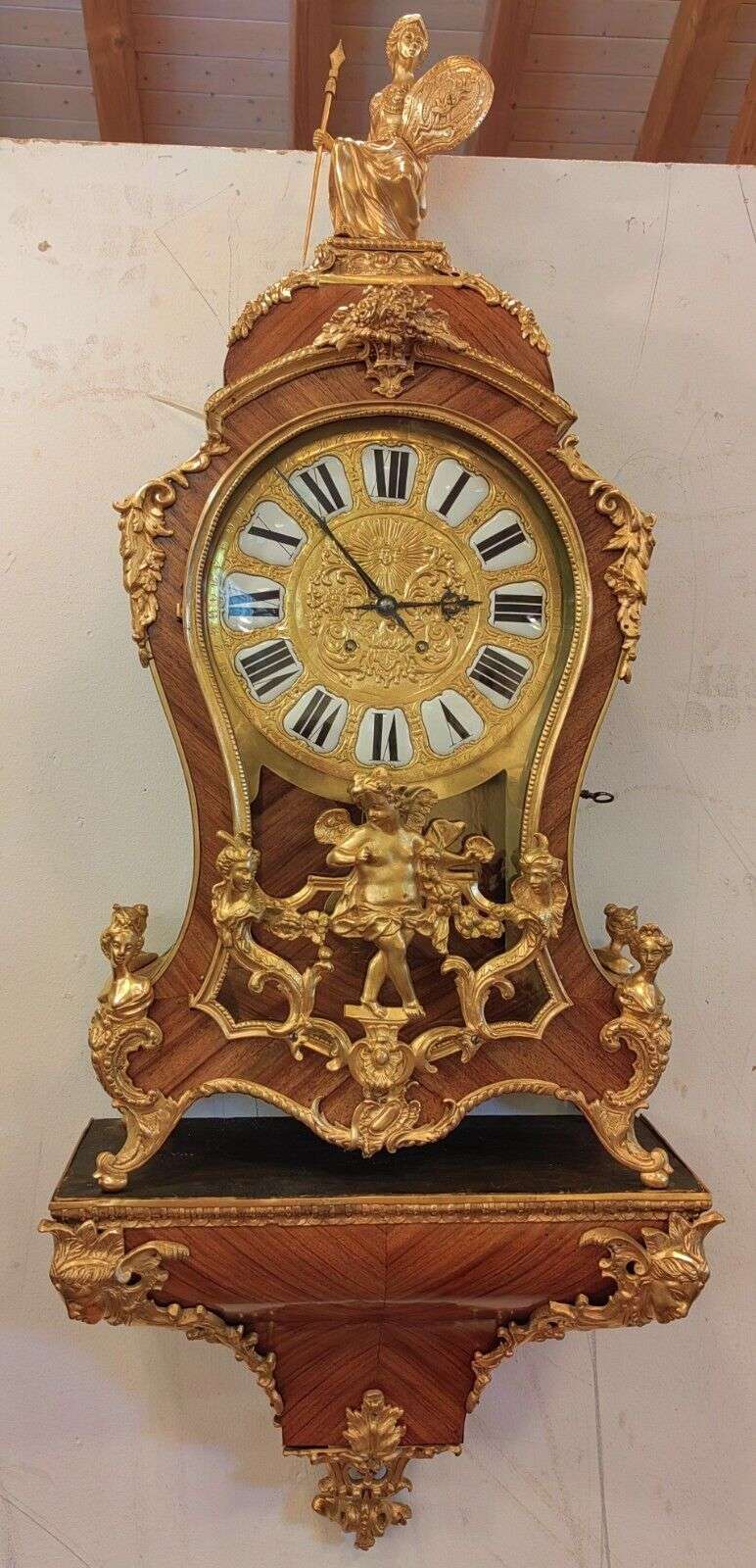 Sehr große Konsolur, Pendule, Cartel Boulleuhr mit Rosenholzfurnier um 1870 – Vorderansicht