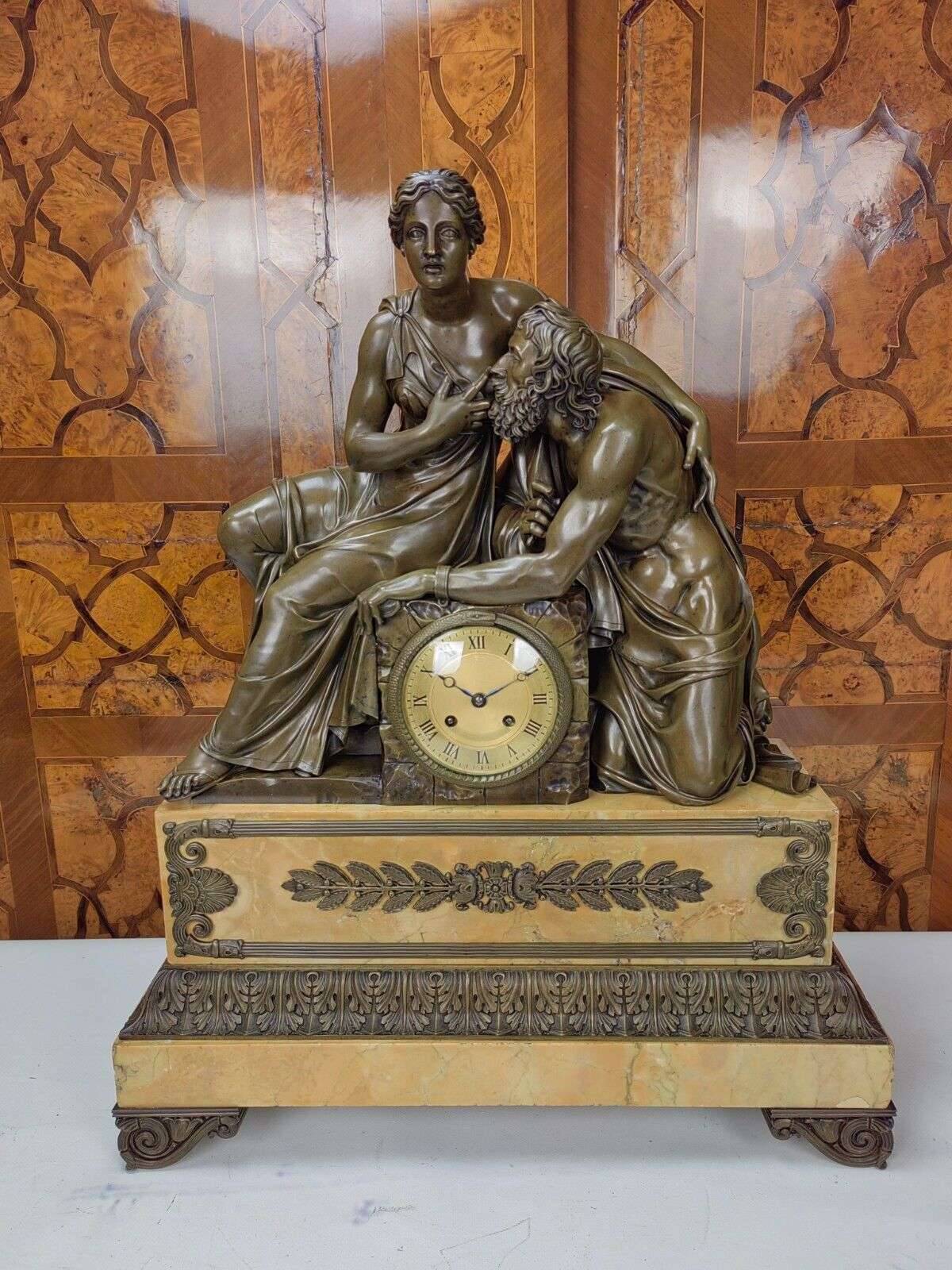 Einzigartige, große Bronze Empire Pendule Kaminuhr "Caritas Romana" um 1820