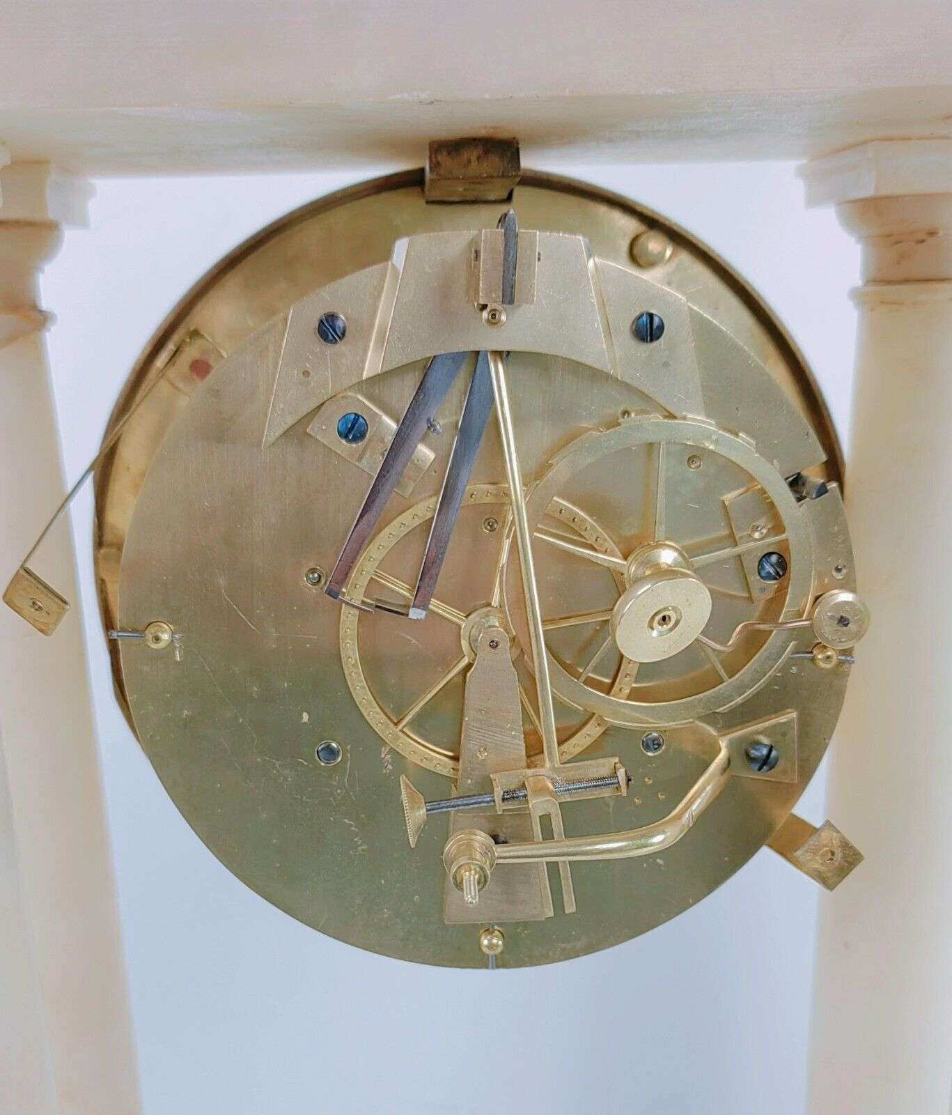 RESERVIERT!!! Empire Präzisionsuhr Pendule Portaluhr Regulateur mit Scherenhemmung c. 1810 – Detail