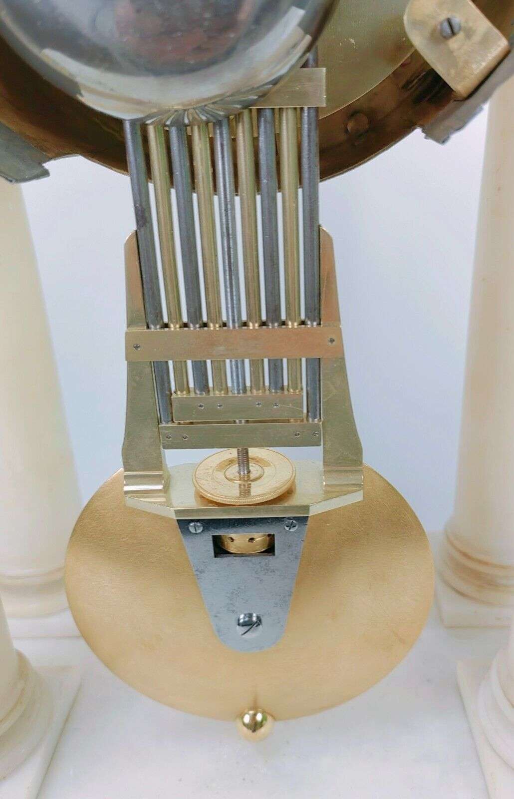 RESERVIERT!!! Empire Präzisionsuhr Pendule Portaluhr Regulateur mit Scherenhemmung c. 1810 – Detail