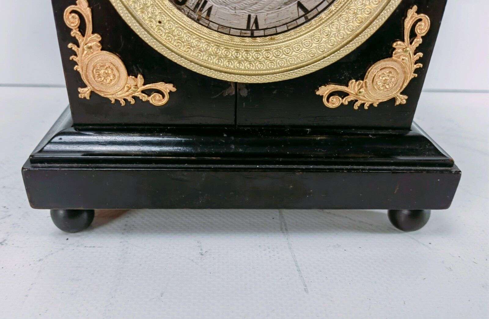 Antike Wiener Reiseuhr Kutschenuhr mit Spindelhemmung 4/4 Schlag und Wecker 1820 – Detail