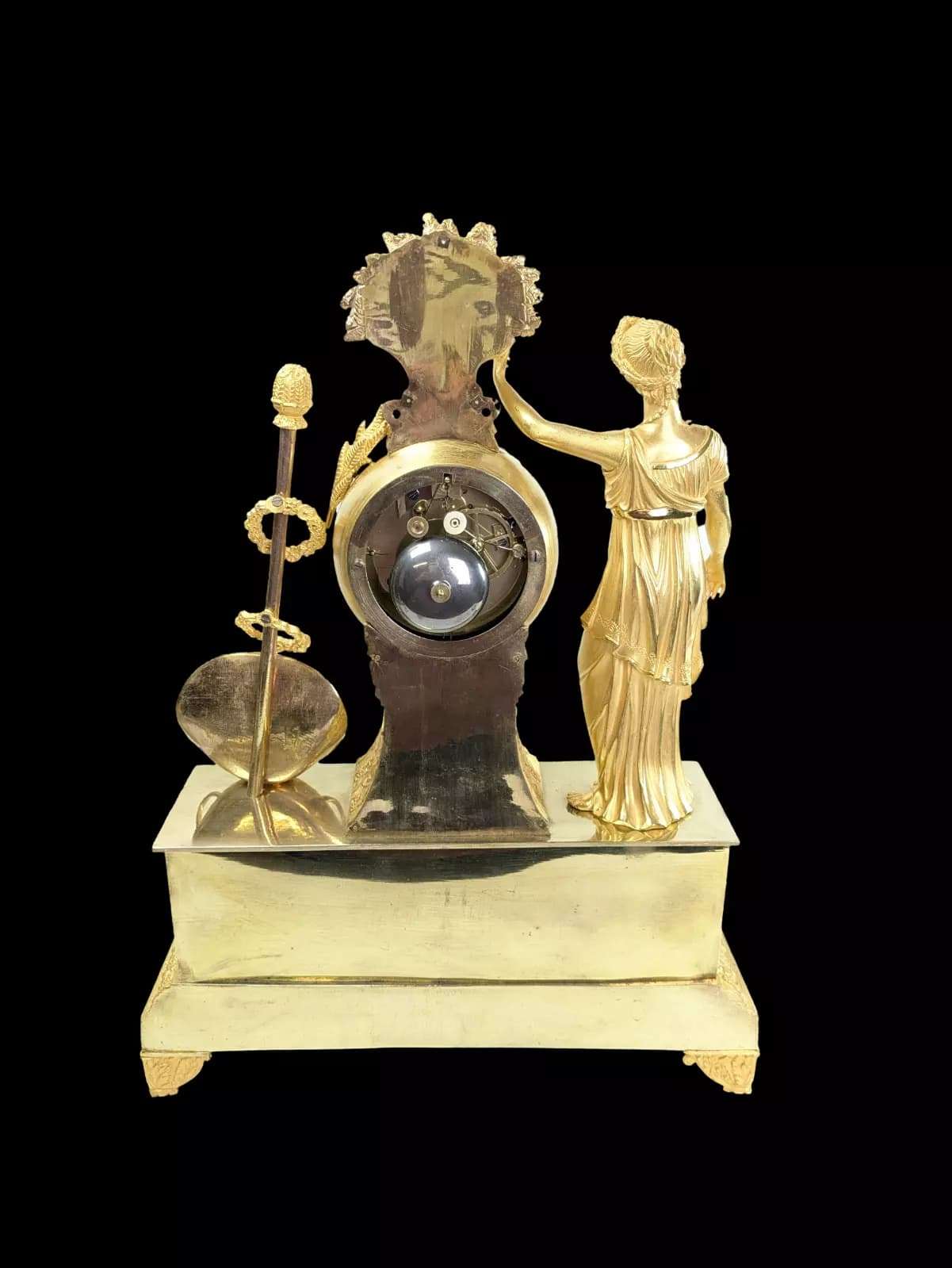 Empirependule "Ceres" oder "Allegorie des Herbstes" aus feuervergoldeter Bronze Frankreich um 1820 – Detail
