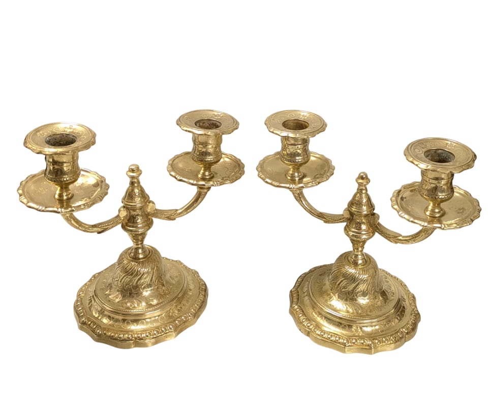 Candelabros antiguos de estilo Luis XVI «Bouts de Table» de latón, hacia 1850