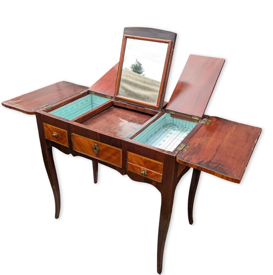 Mesa de costura «coiffeuse» de estilo barroco de Luis XVI, hacia 1770