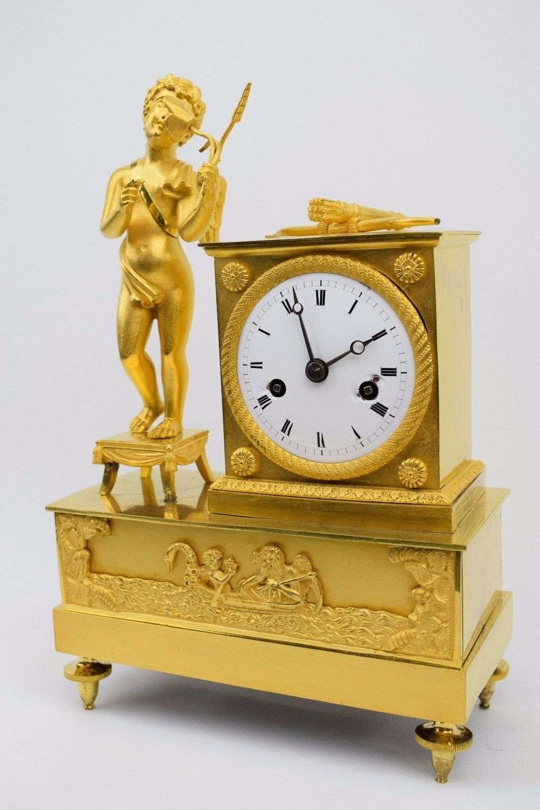 Originale Empire Pendule Chronos und Amor feuervergoldet Bronze Paris um 1810 – Detail