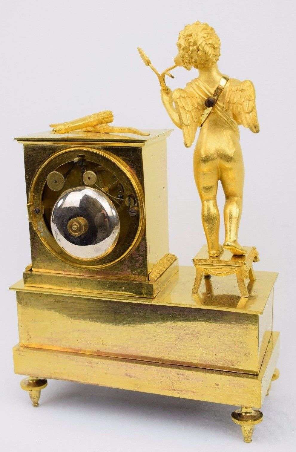 Originale Empire Pendule Chronos und Amor feuervergoldet Bronze Paris um 1810 – Rückseite