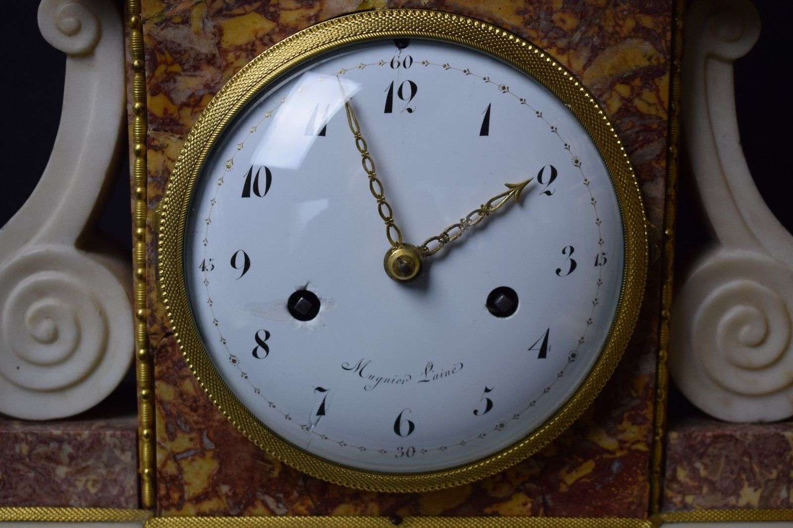 Feine Pendule Mugnier Laine A Paris No. 14 von 1779 feinster Marmor und Bronzen – Zifferblatt