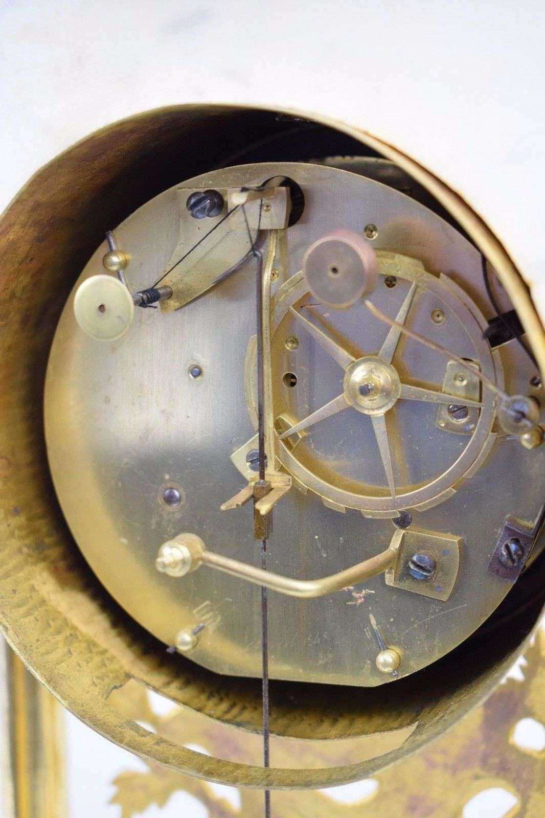 Directoire Portaluhr v. Philibert, Paris um 1795 Marmor/feuervergoldete Bronze – Uhrwerk
