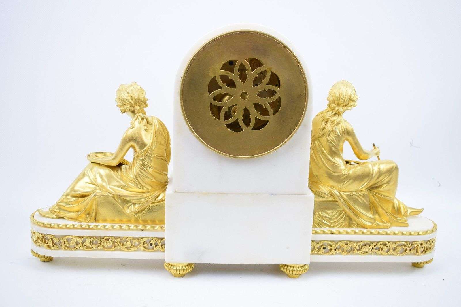 Schwere Pendule aus Marmor und vergoldeter Bronze Allegorei der Schönen Künste bez. Grandin Le Prince Le Havre um 1900 – Rückseite