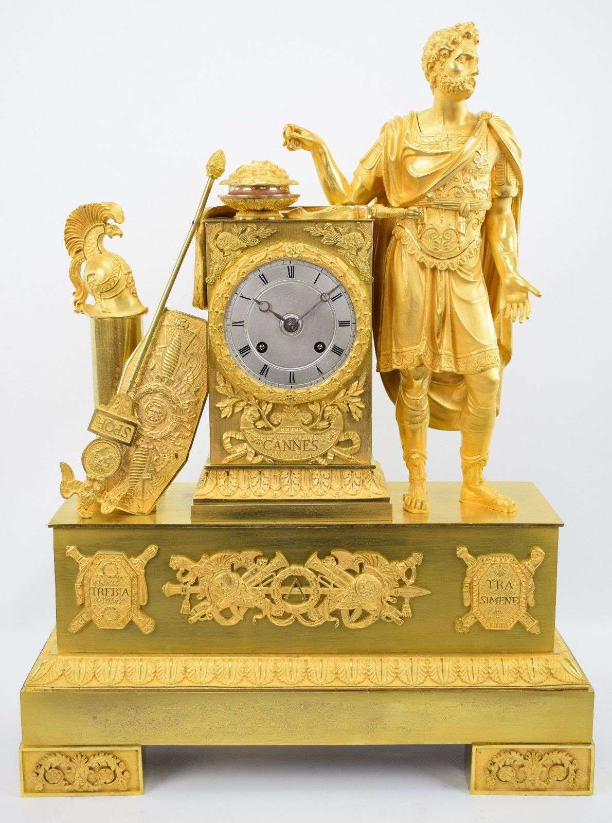 Große, Pariser Pendule aus feuervergoldeter Bronze Hannibal um 1820 vermutlich von Deniere et Matelin – Vorderansicht