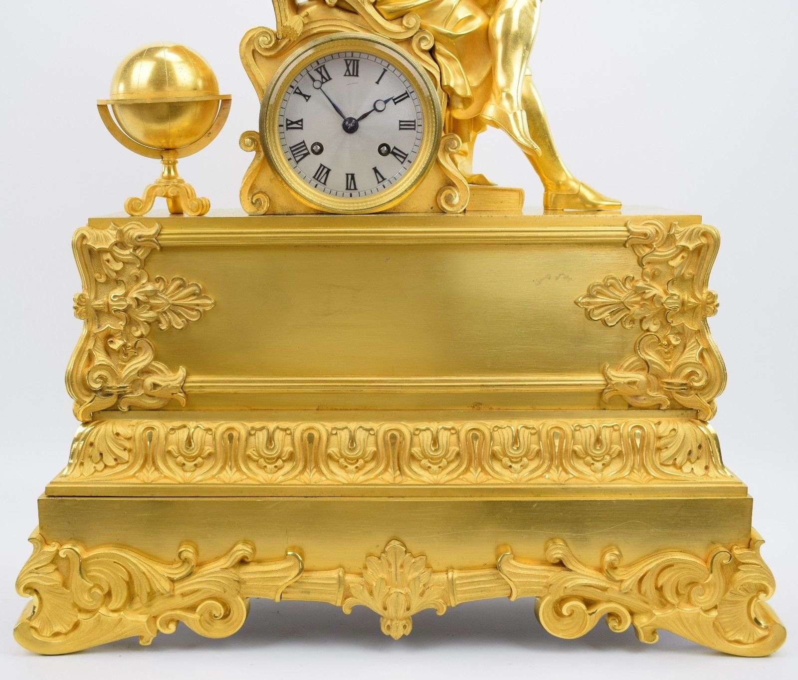 Große Bronzependule Nikolaus Kopernikus, Louis Philippe um 1830 – Detail