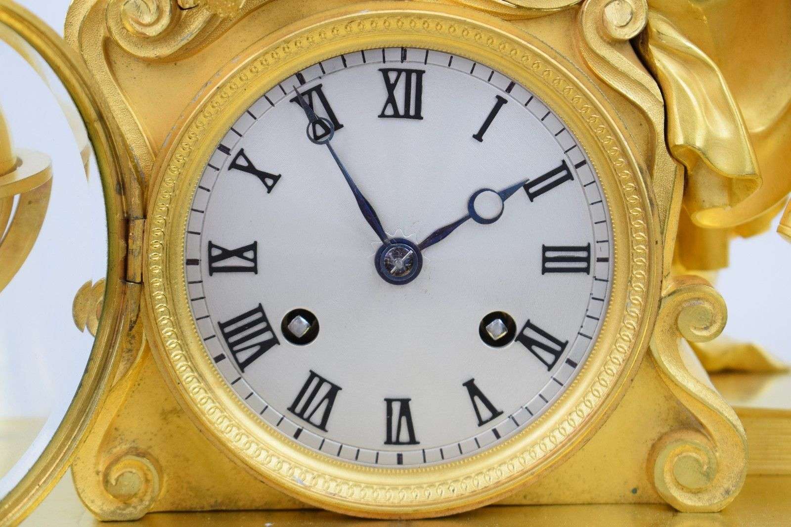 Große Bronzependule Nikolaus Kopernikus, Louis Philippe um 1830 – Detail