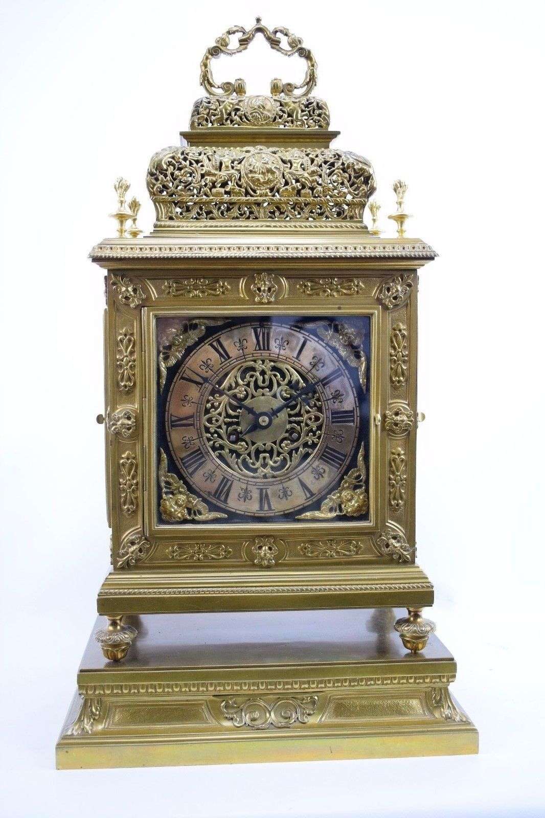 Seltene, schwere Bronze/Messing Pendule von Lerolle Paris um 1860 im Stile des Louis XIV. – Vorderansicht