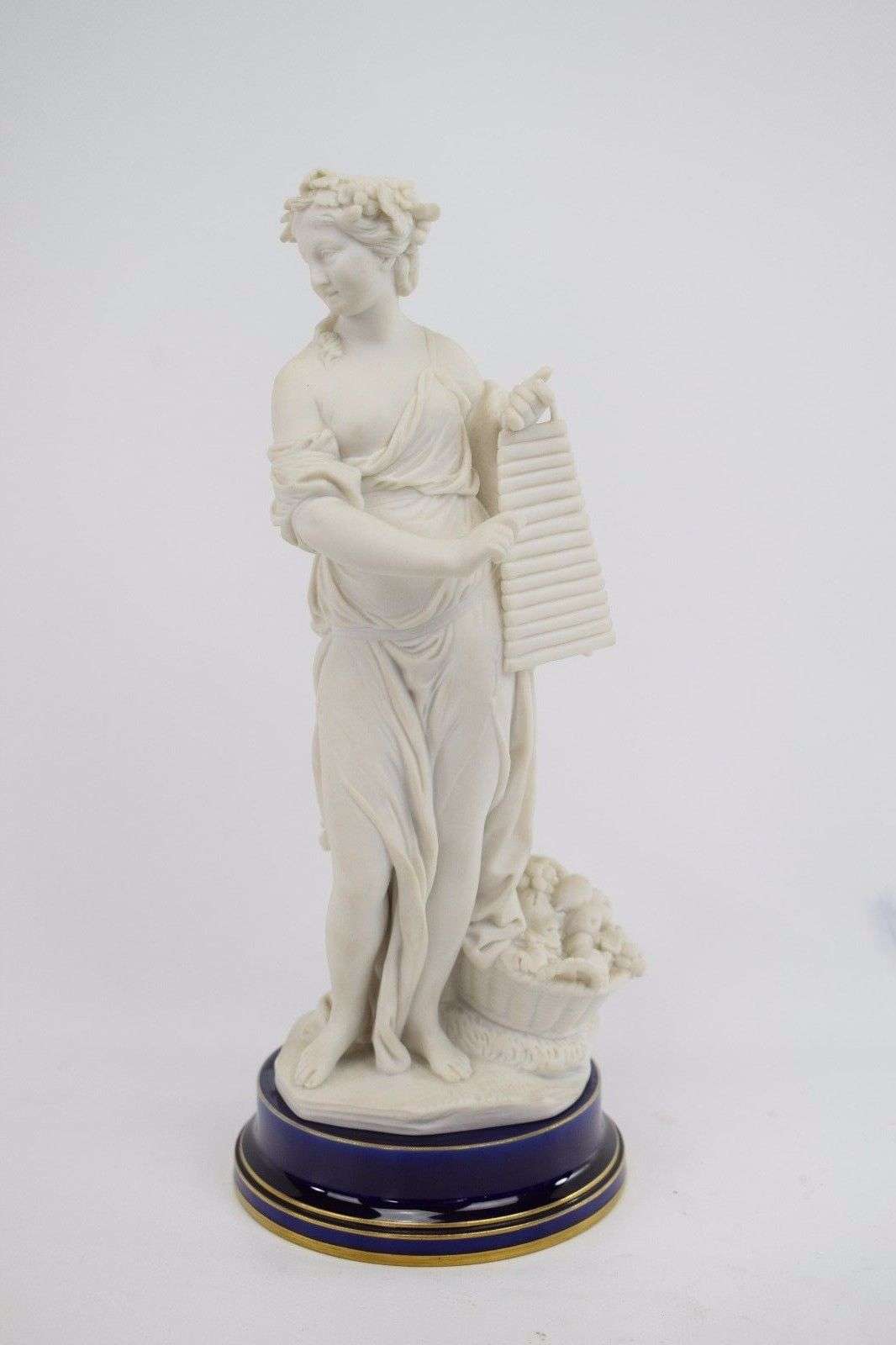 Bacchante aus Biskuitporzellan von Sevres um 1900 – Vorderansicht