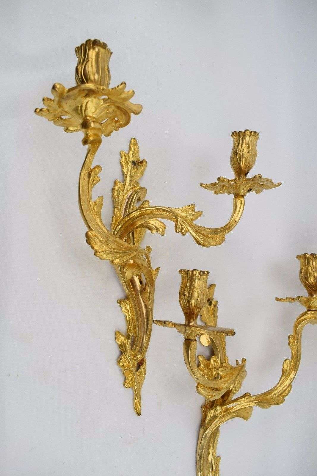 Ein Paar vergoldete, französische Louis XV Stil Leuchter aus Bronze Paris um 1870 – Detail