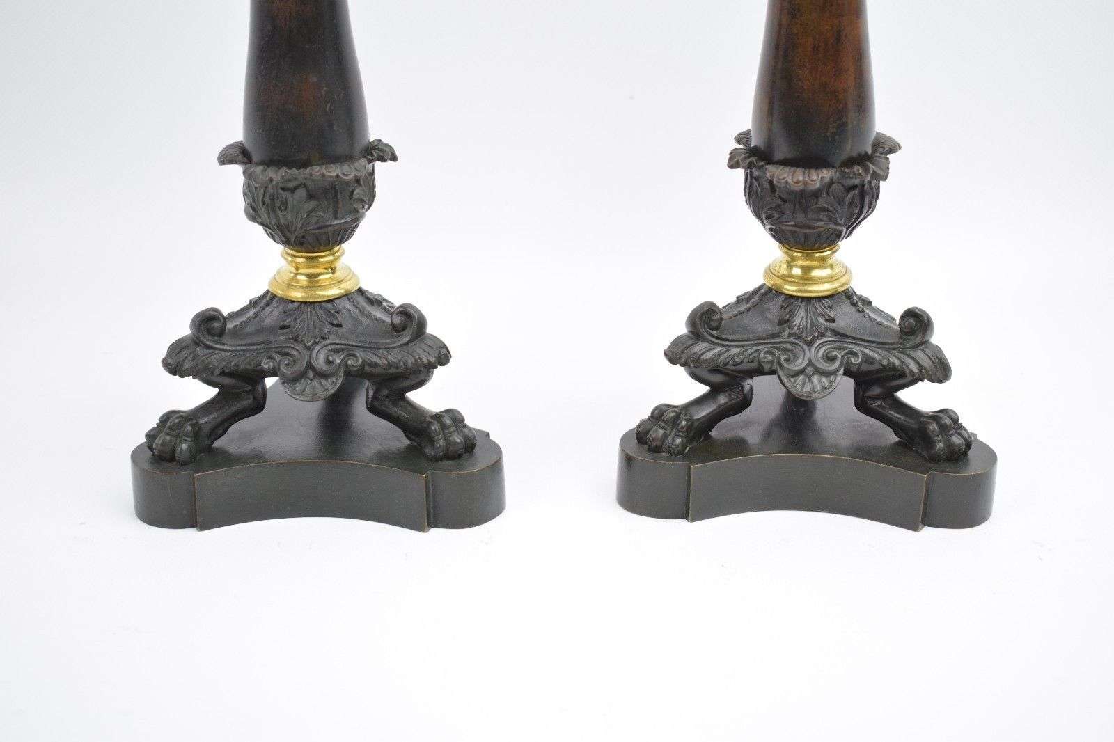 Paar französische Charles X. Leuchter aus vergoldeter und brünierter Bronze Paris um 1850 – Detail