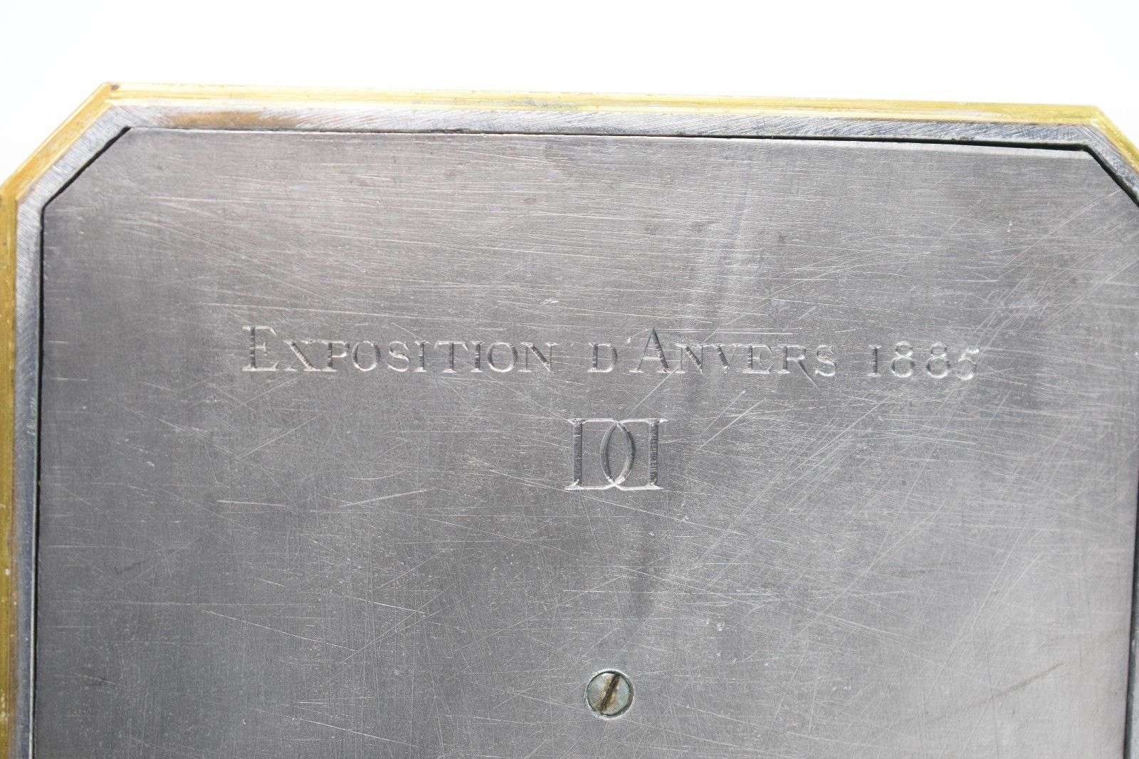 Paar seltene Bronzeleuchter von Ferdinand Barbedienne ausgestellt auf der Weltaustellung 1885 in Antwerpen – Detail