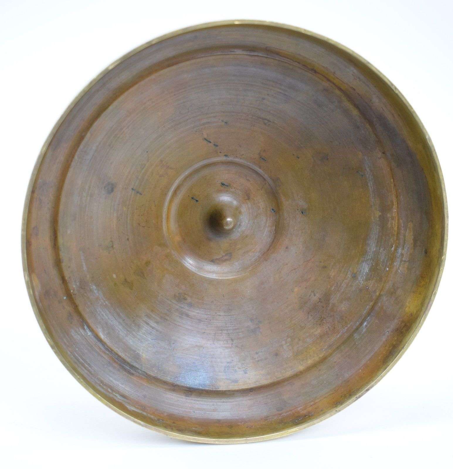 Ein Paar feuervergoldete, französische Empire Leuchter aus Bronze Paris um 1815 – Detail
