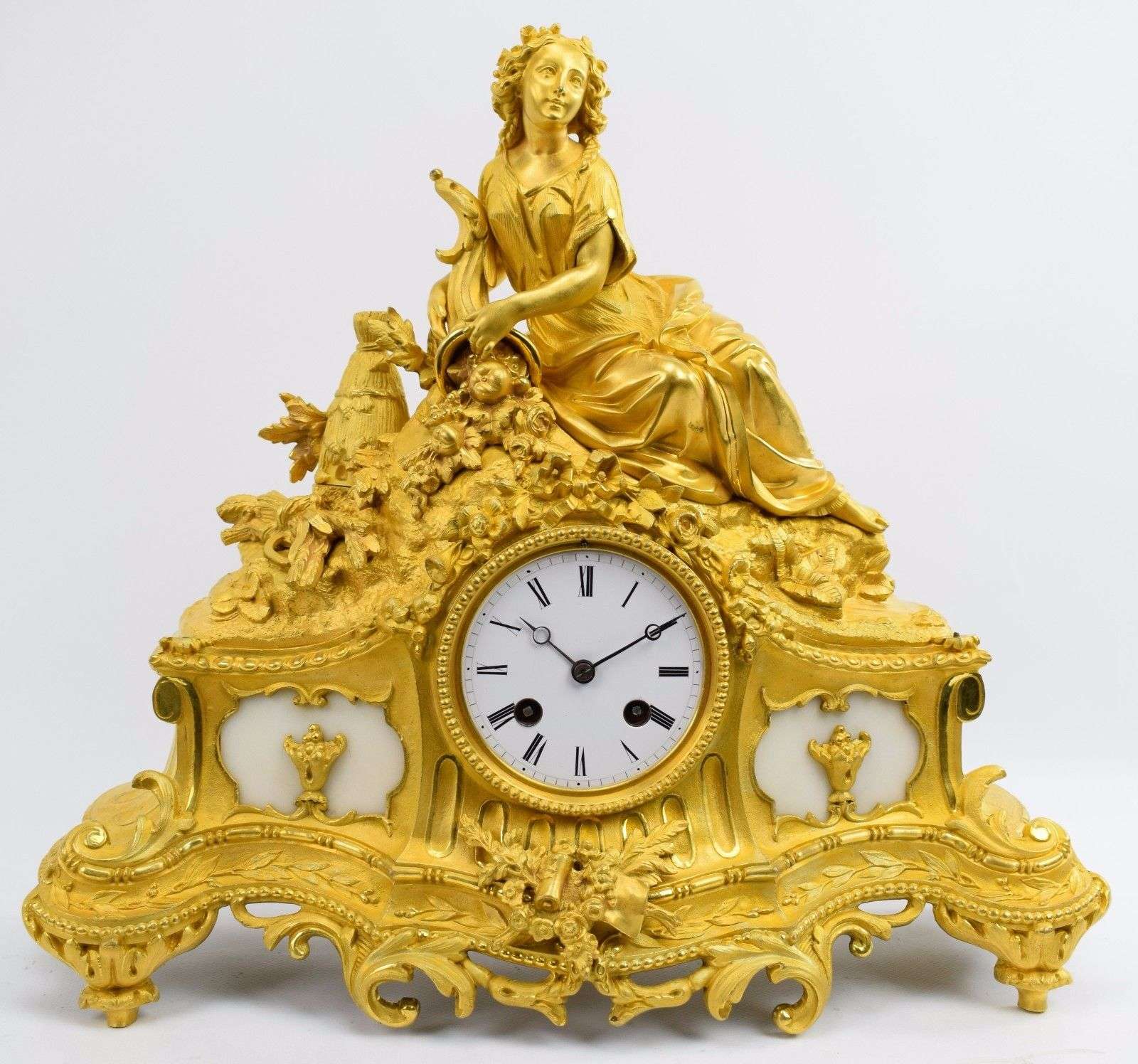 Wunderschöne, Pendule aus vergoldeter Bronze, Ceres mit Füllhorn um etwa 1850 Uhrwerk von Japy Freres – Vorderansicht