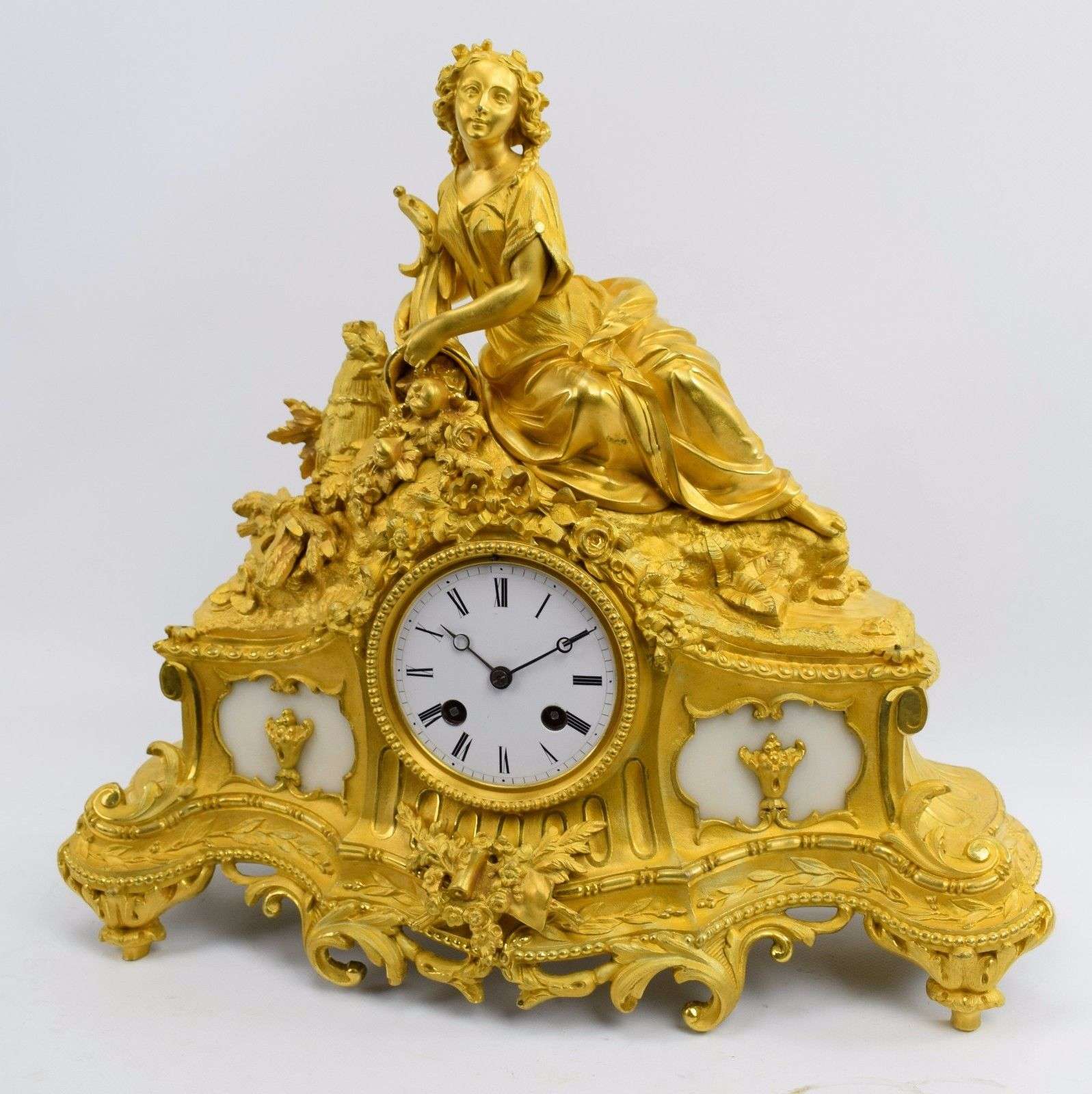 Wunderschöne, Pendule aus vergoldeter Bronze, Ceres mit Füllhorn um etwa 1850 Uhrwerk von Japy Freres – Detail