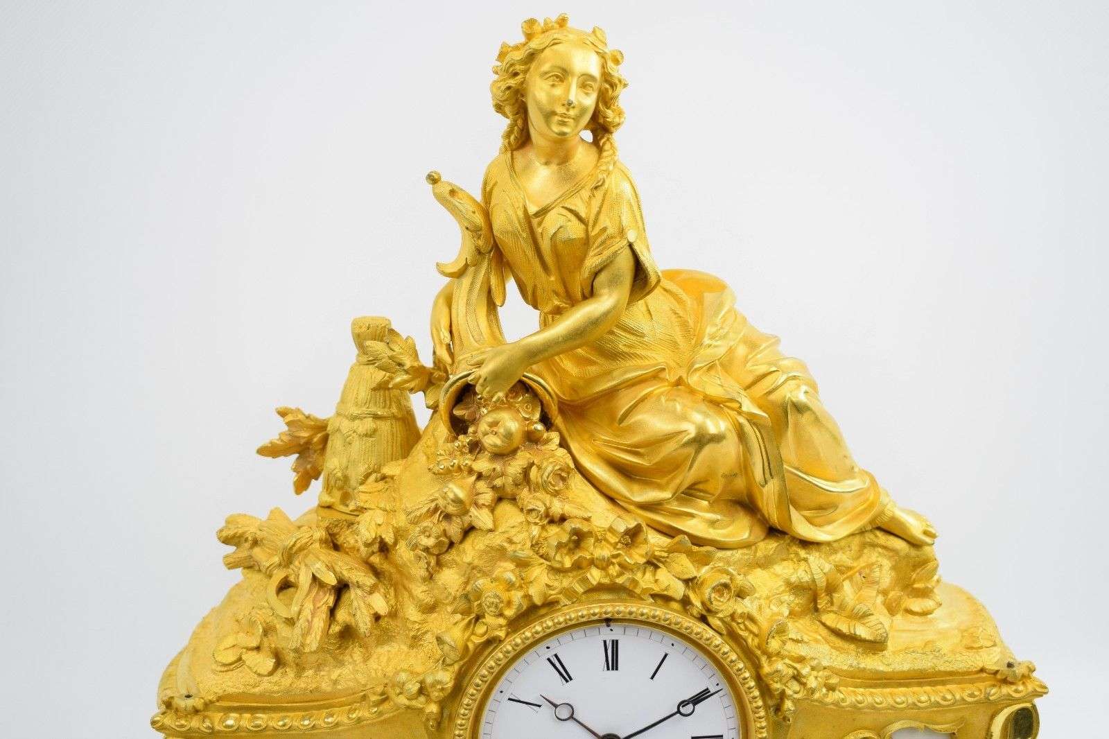 Wunderschöne, Pendule aus vergoldeter Bronze, Ceres mit Füllhorn um etwa 1850 Uhrwerk von Japy Freres – Detail
