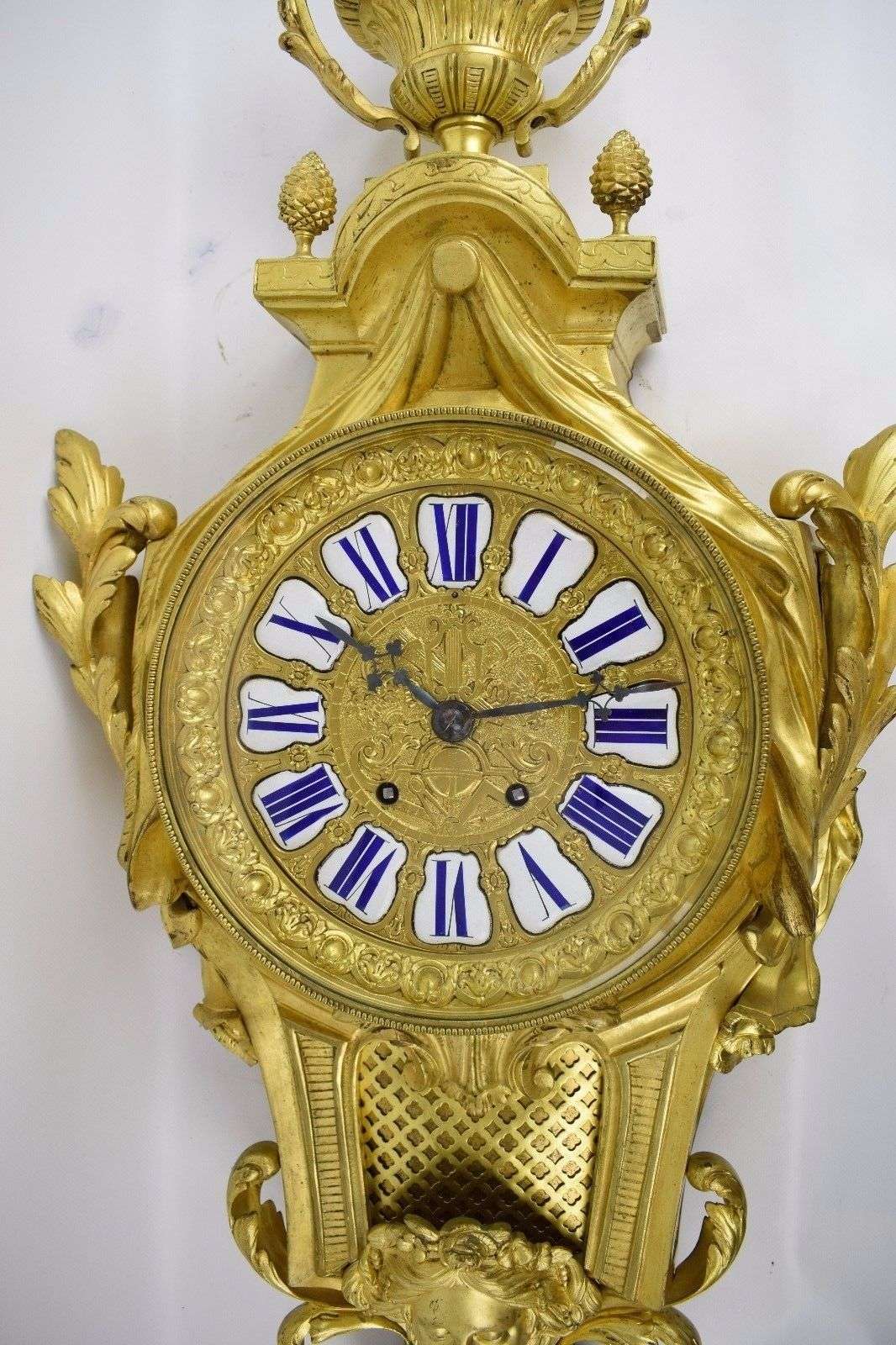 Gigantische Bronze Carteluhr Pendule Wanduhr Paris um 1877 91cm – Detail