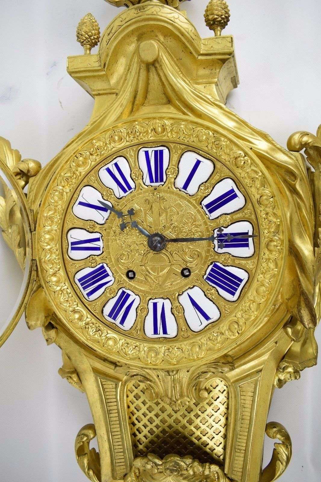 Gigantische Bronze Carteluhr Pendule Wanduhr Paris um 1877 91cm – Detail