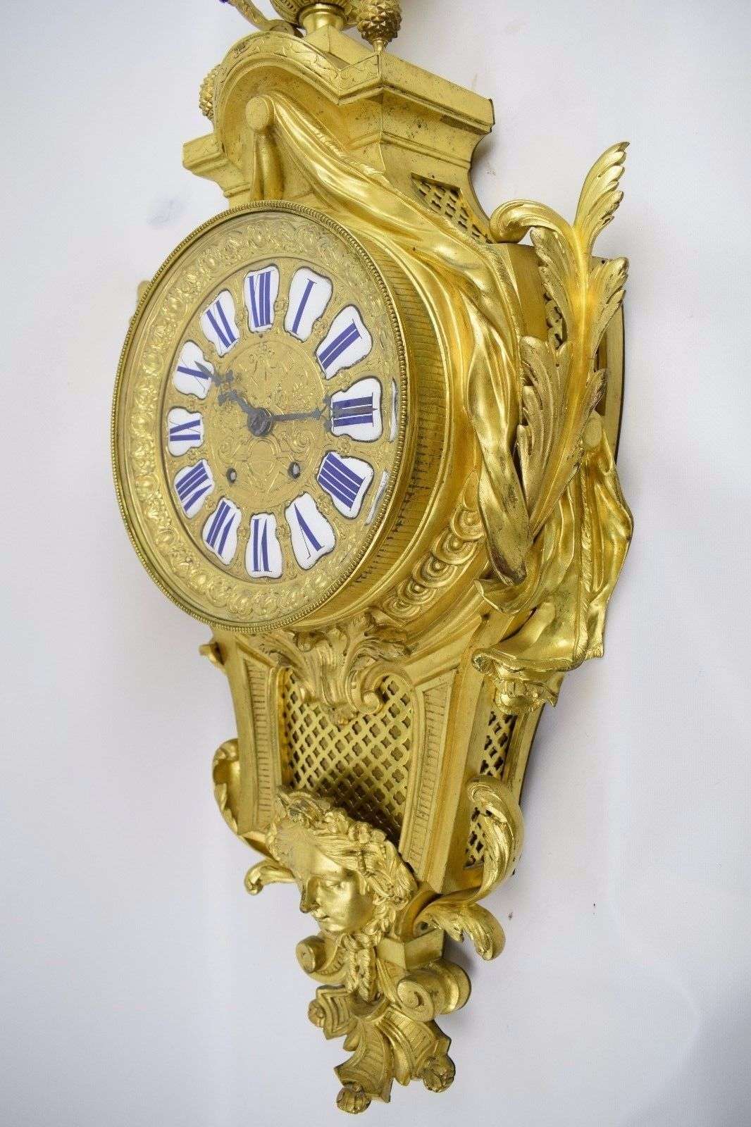 Gigantische Bronze Carteluhr Pendule Wanduhr Paris um 1877 91cm – Detail