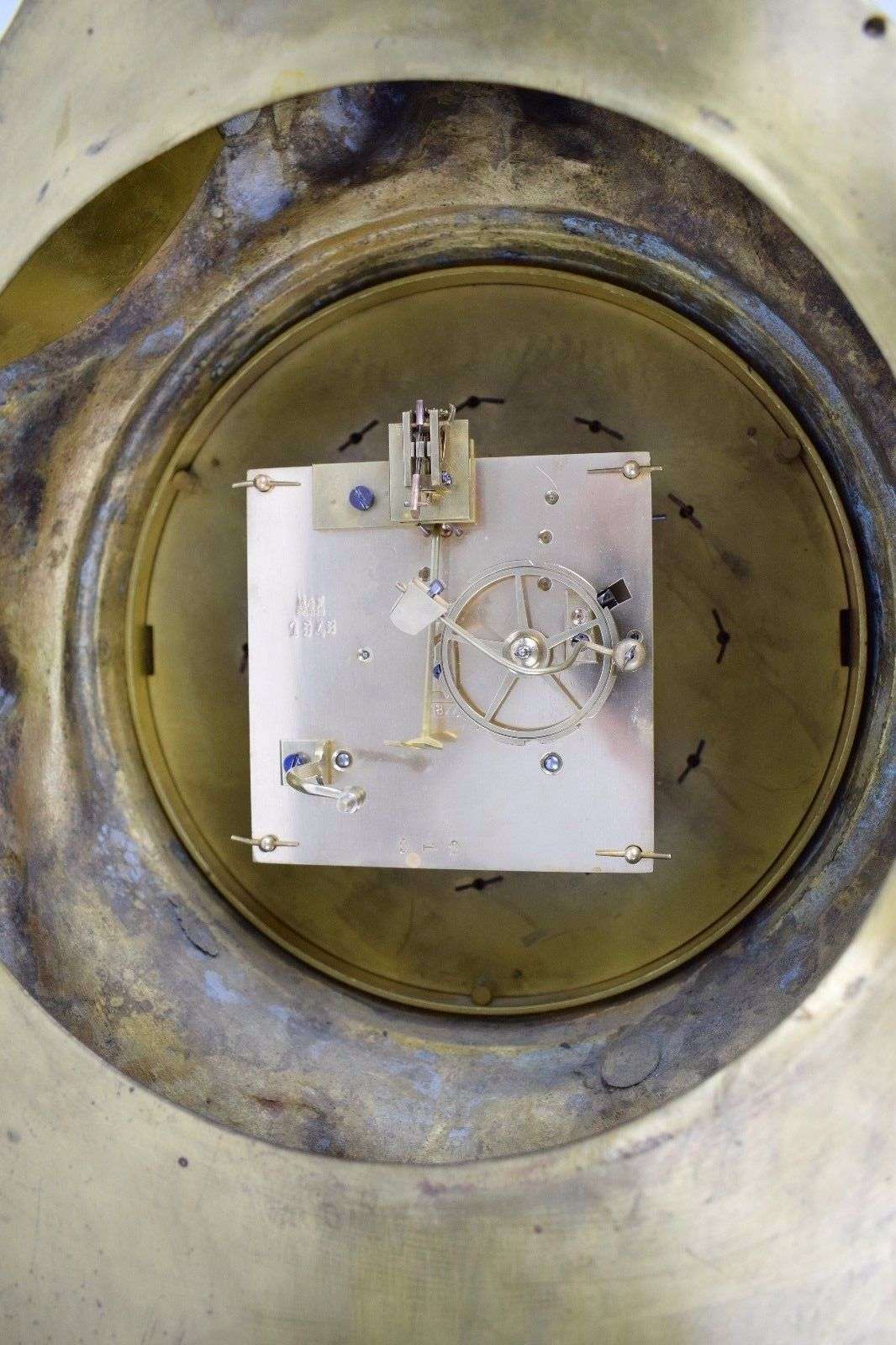 Gigantische Bronze Carteluhr Pendule Wanduhr Paris um 1877 91cm – Detail