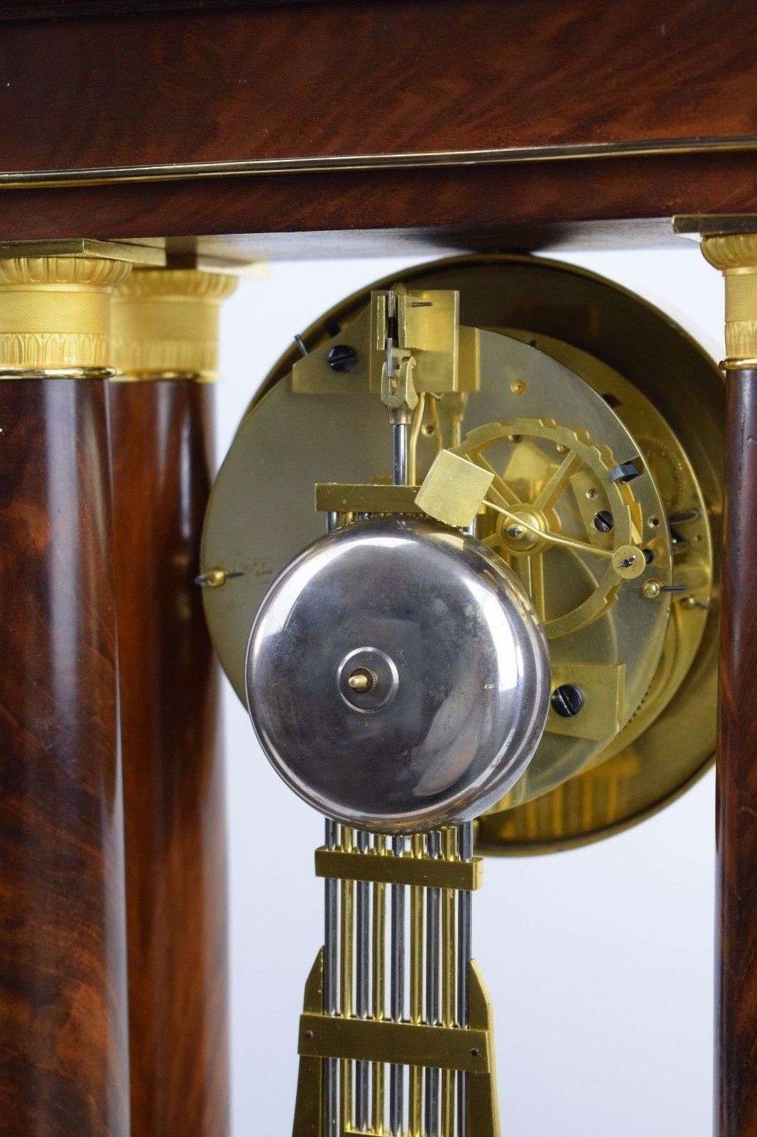 Sehr seltene Portaluhr Regulateur von Louis Perrelet Hger du Roi um 1823 – Detail