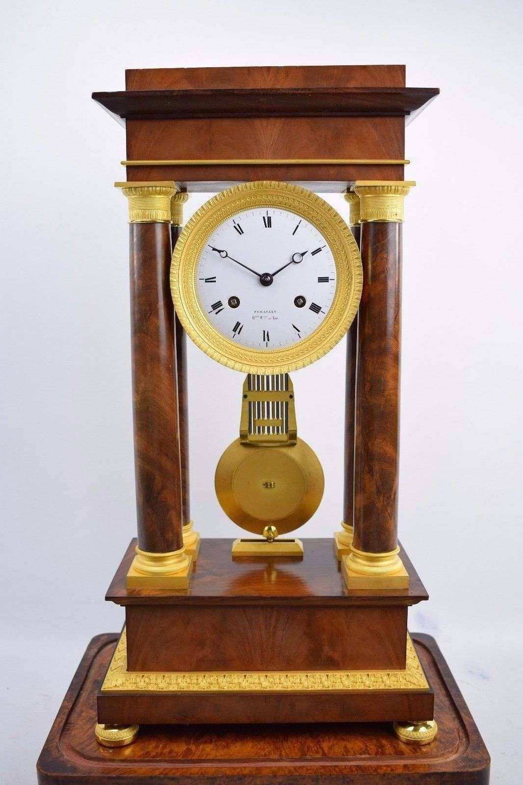 Sehr seltene Portaluhr Regulateur von Louis Perrelet Hger du Roi um 1823 – Detail
