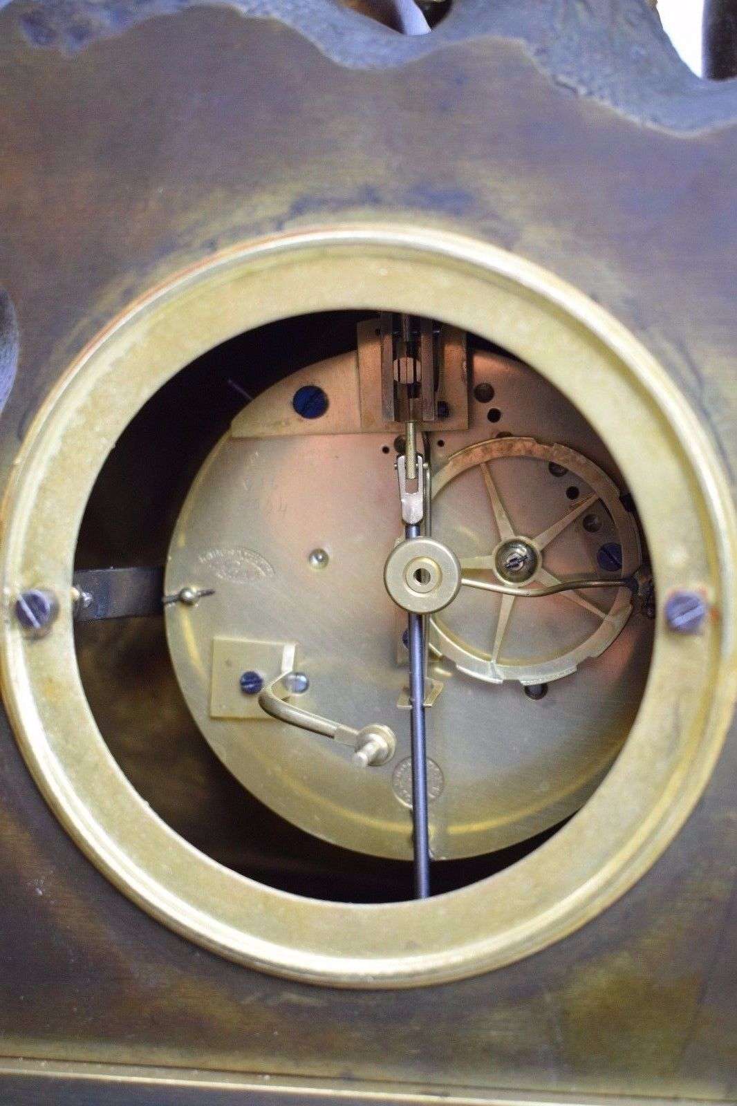 Große Napoleon III Bronze Pendule Kaminuhr Bacchant und Engel Christophle Paris – Detail