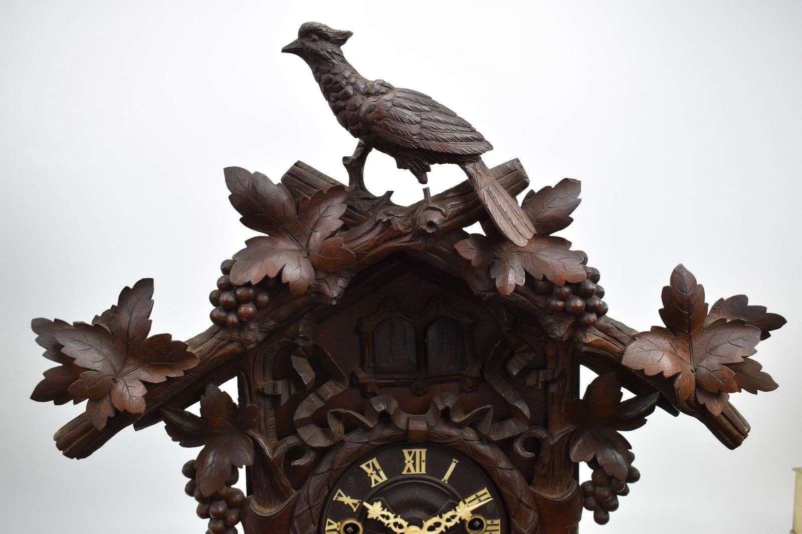 Seltene hochwertige Kuckucksuhr Cuckoo clock Beha? 3xSchnecke Fusee um 1880 – Detail