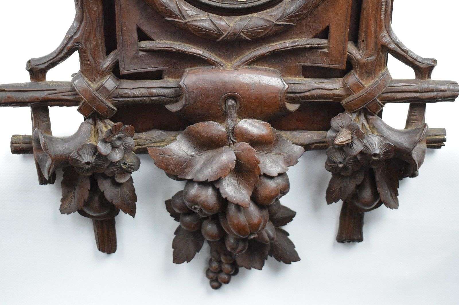 Seltene hochwertige Kuckucksuhr Cuckoo clock Beha? 3xSchnecke Fusee um 1880 – Detail