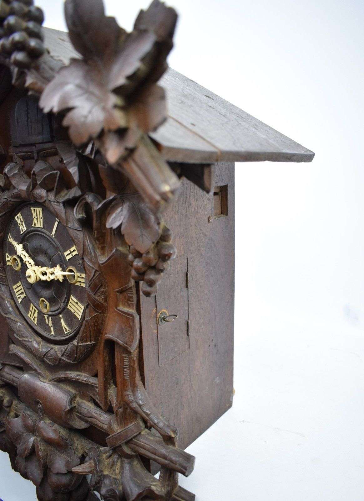 Seltene hochwertige Kuckucksuhr Cuckoo clock Beha? 3xSchnecke Fusee um 1880 – Detail